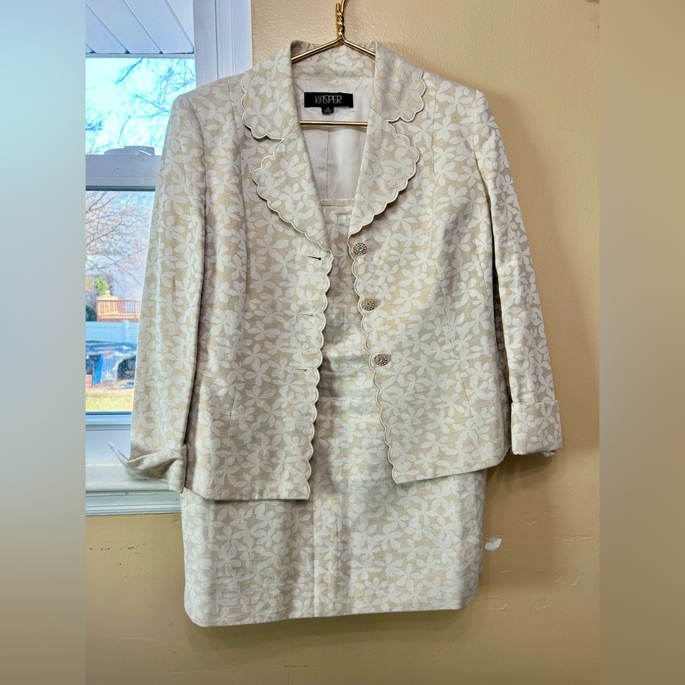 Cream shirt suit